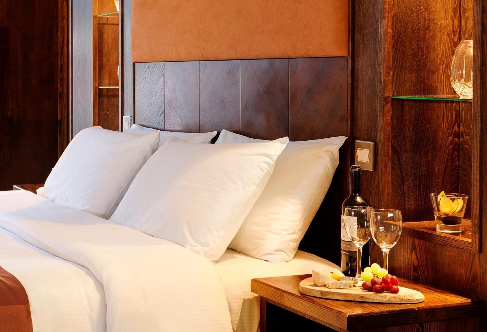 Cavan Crystal Hotel Kültér fotó